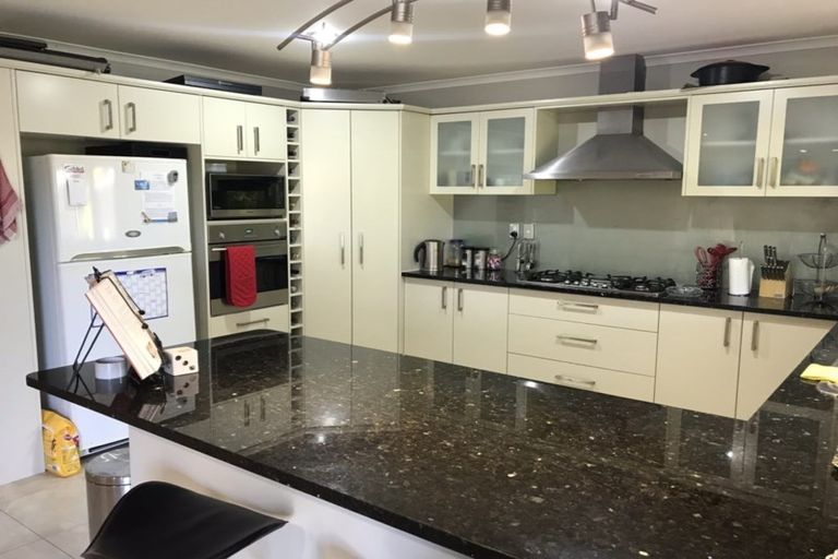 Photo of property in 36 Seresin Crescent, Flat Bush, Auckland, 2016