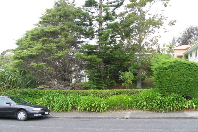 Photo of property in 44 Selwyn Crescent, Forrest Hill, Auckland, 0620