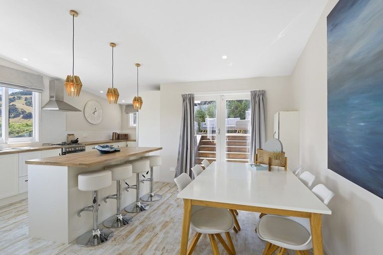 Photo of property in 26 Bayview Crescent, Duvauchelle, 7581