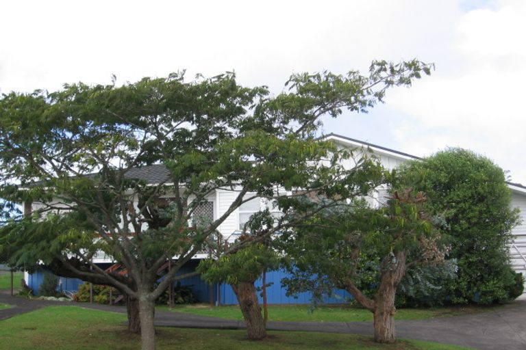 Photo of property in 153 Edmonton Road, Te Atatu South, Auckland, 0610