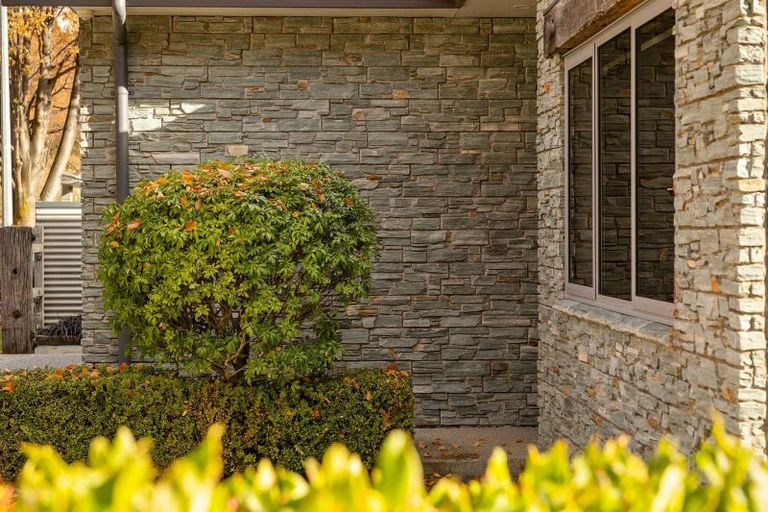 Photo of property in 2 Innes Place, Arrowtown, 9302