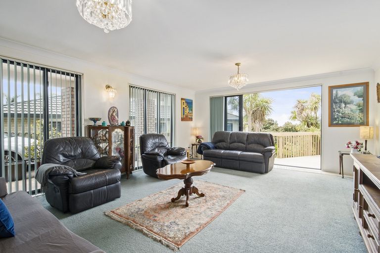 Photo of property in 16 San Lorenzo Rise, Henderson, Auckland, 0612