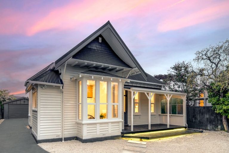 Photo of property in 10 Weston Road, St Albans, Christchurch, 8052