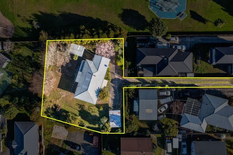 Photo of property in 26 Kirrie Avenue, Te Atatu South, Auckland, 0610
