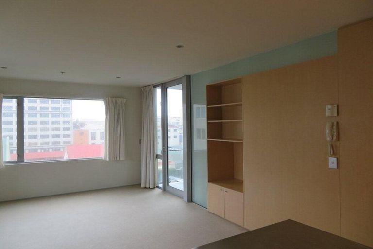 Photo of property in Sanctum Apartment, 10 Ebor Street, Te Aro, Wellington, 6011