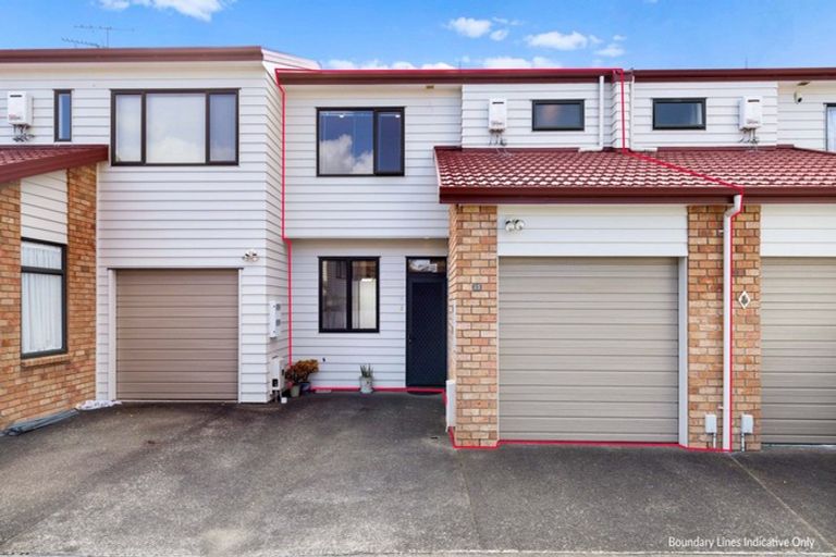 Photo of property in 17/22 Northcross Drive, Oteha, Auckland, 0632