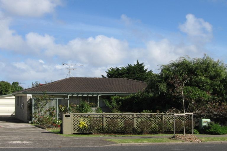 Photo of property in 1/71 Butley Drive, Farm Cove, Auckland, 2012