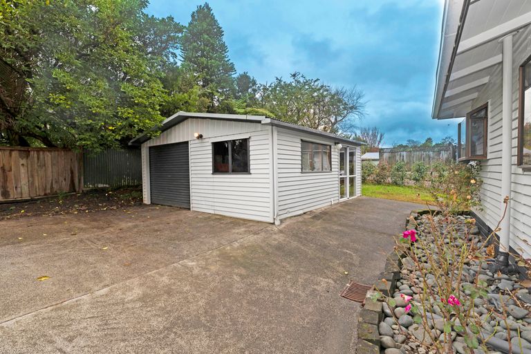 Photo of property in 21a Birdwood Road, Swanson, Auckland, 0612