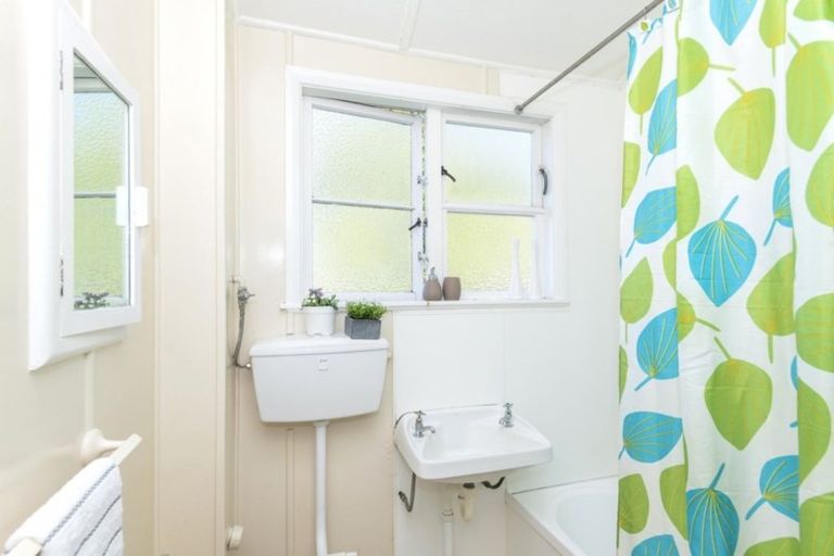 Photo of property in 6 De Lautour Road, Kaiti, Gisborne, 4010