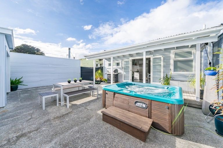 Photo of property in 25 Riddlers Crescent, Petone, Lower Hutt, 5012