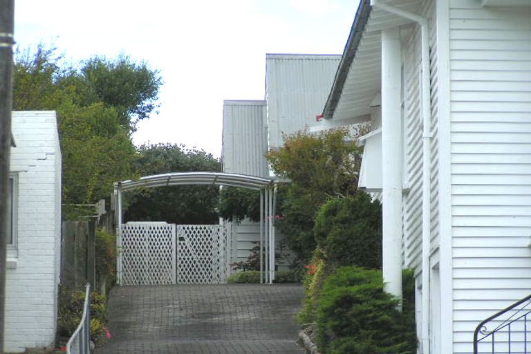 Photo of property in 16a Belle Vue Avenue, Northcote Point, Auckland, 0627