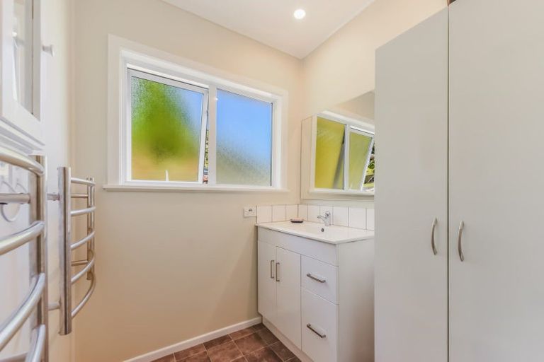 Photo of property in 10 Seaview Crescent, Picton, 7220