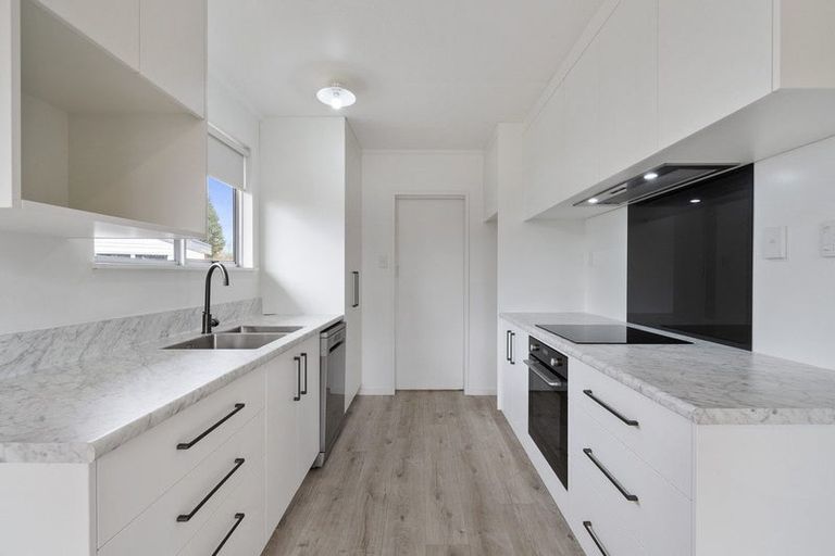 Photo of property in 28 Pinedale Parade, Milson, Palmerston North, 4414