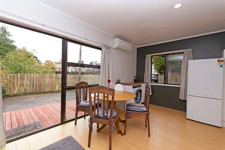 Photo of property in 21a Birdwood Road, Swanson, Auckland, 0612