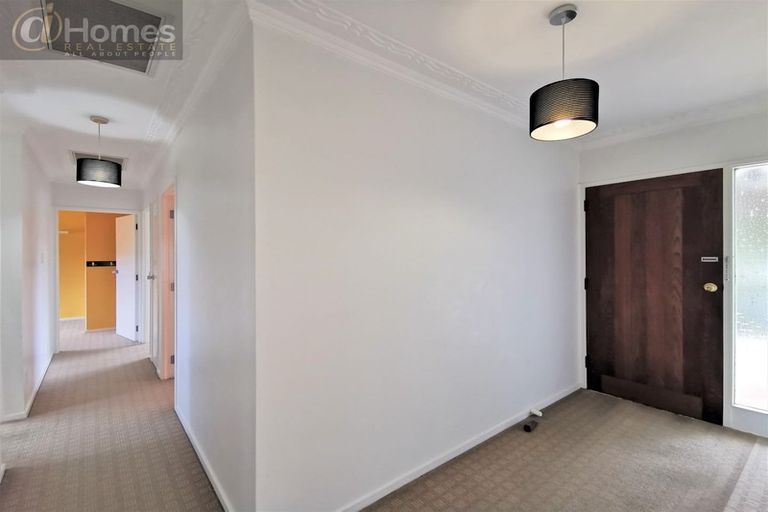 Photo of property in 10 Whiteacres Drive, Sunnyhills, Auckland, 2010