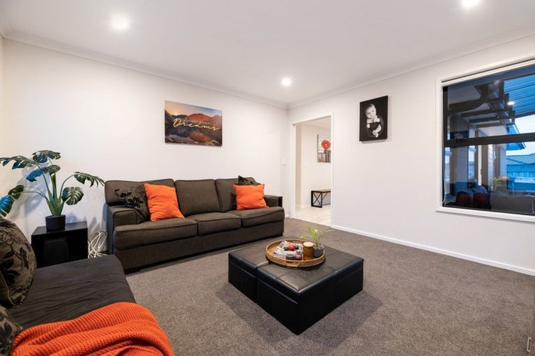 Photo of property in 15 Kotiate Street, Papamoa Beach, Papamoa, 3118