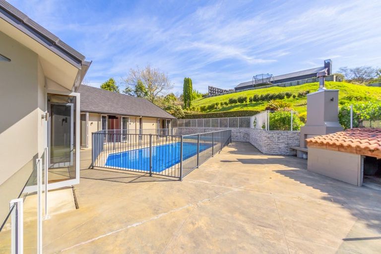 Photo of property in 5 Cameron Drive, Acacia Bay, Taupo, 3385