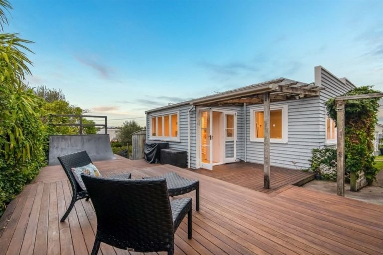 Photo of property in 1/10 Coronation Street, Belmont, Auckland, 0622