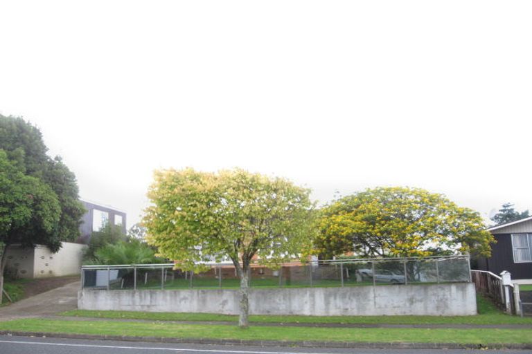 Photo of property in 142 Gossamer Drive, Pakuranga Heights, Auckland, 2010