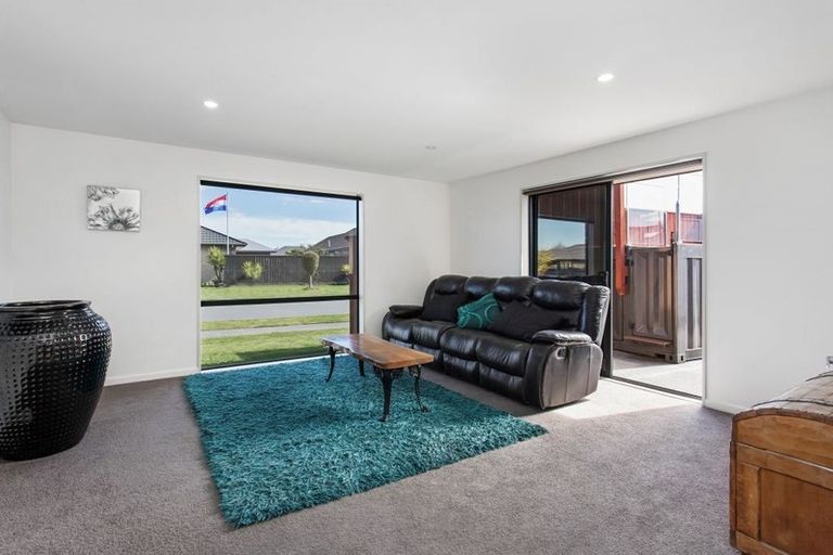Photo of property in 10 Dunaverty Place, Broomfield, Christchurch, 8042