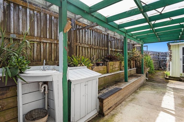 Photo of property in 1e Te Kaha Church Road, Te Kaha, Opotiki, 3199