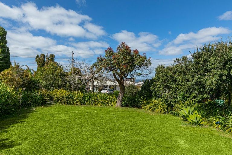 Photo of property in 44 Rewi Street, Torbay, Auckland, 0630