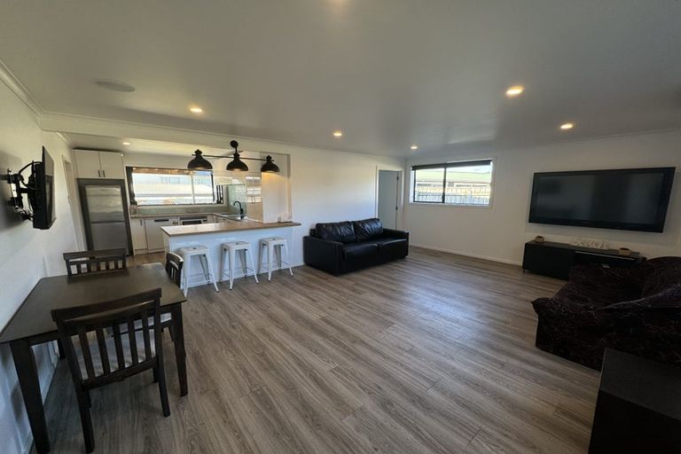 Photo of property in 13 Signal Street, Foxton Beach, Foxton, 4815