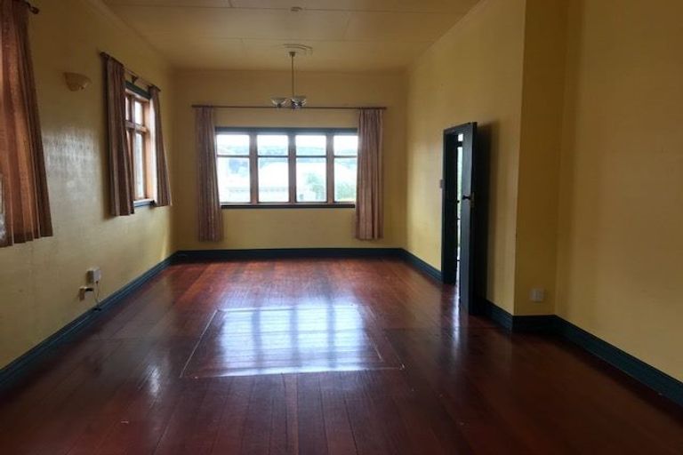 Photo of property in 39 Austin Street, Mount Victoria, Wellington, 6011