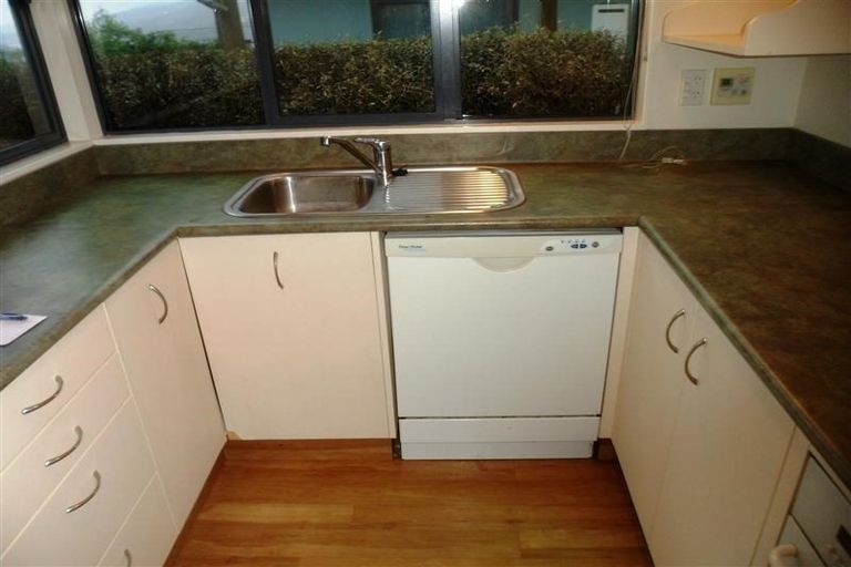 Photo of property in 6b Atamira Close, Churton Park, Wellington, 6037