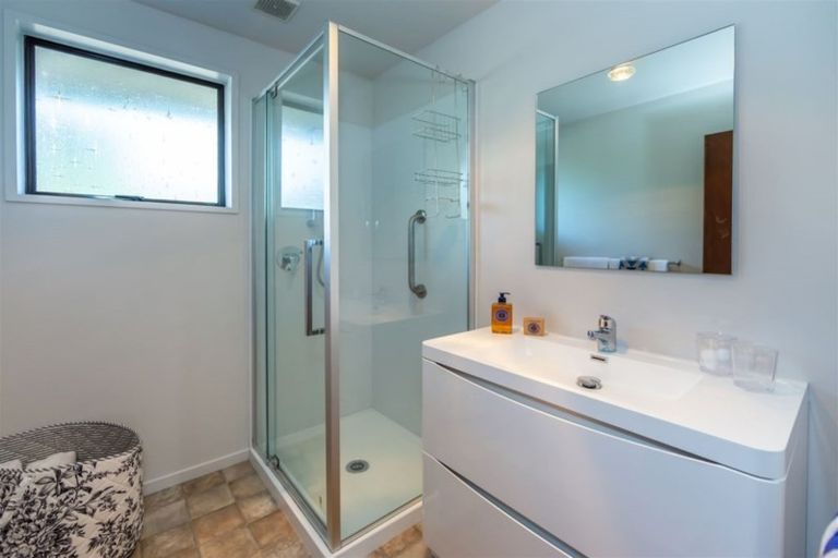 Photo of property in 2/78 Solomon Avenue, Redwood, Christchurch, 8051