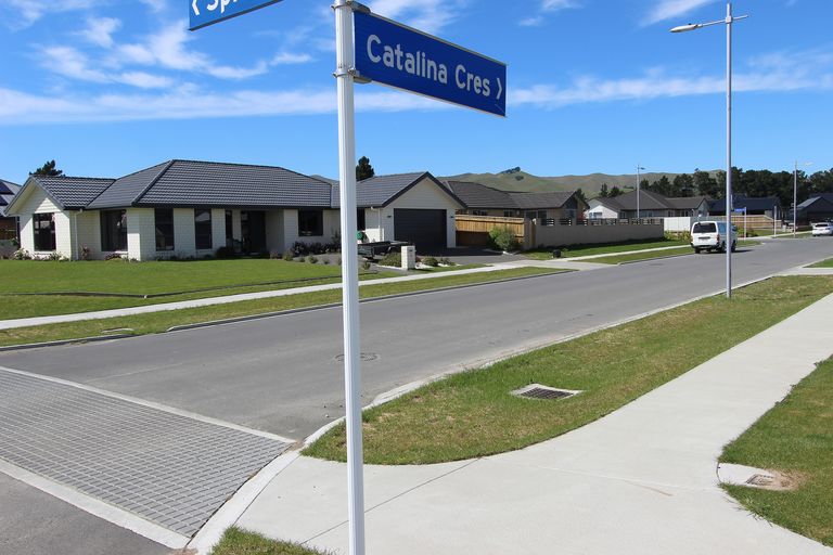 Photo of property in 17 Catalina Crescent, Forrest Hill, Auckland, 0620