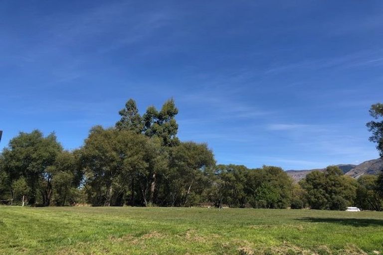 Photo of property in 49 Benmore Place, Glenorchy, 9372