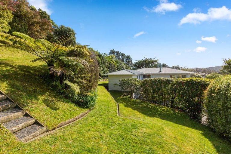 Photo of property in 8 Katarina Grove, Tawa, Wellington, 5028