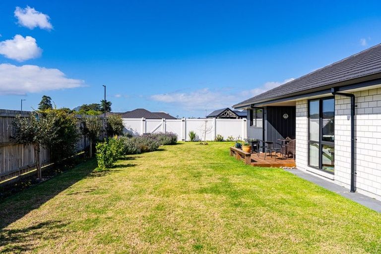 Photo of property in 4 Te Taniwha Road, One Tree Point, 0118