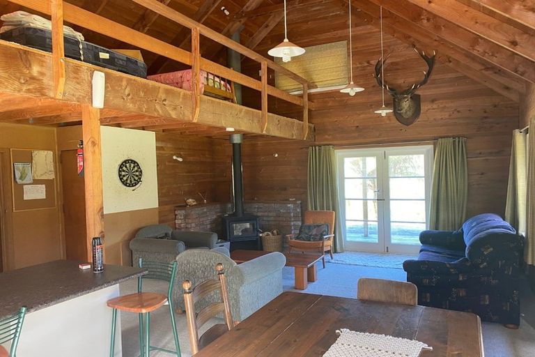 Photo of property in 31 Makahika Road, Levin, 5571