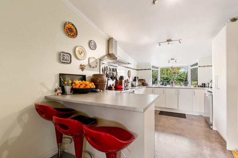 Photo of property in 28 Wharepaina Crescent, Springfield, Rotorua, 3015