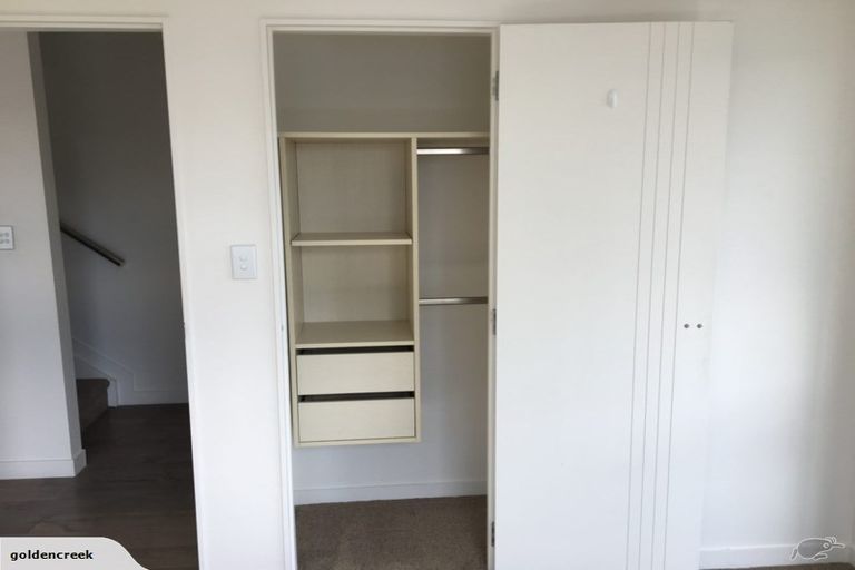 Photo of property in 16 Peony Mews, Oteha, Auckland, 0632