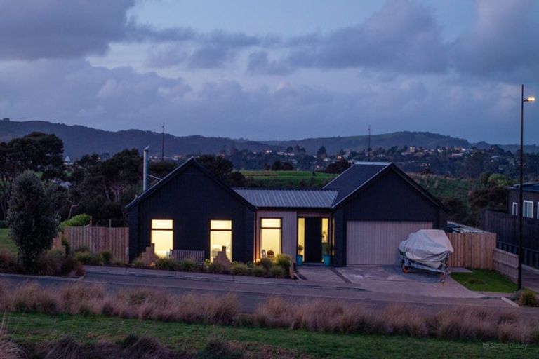 Photo of property in 15 Ruruhi Street, Raglan, 3225