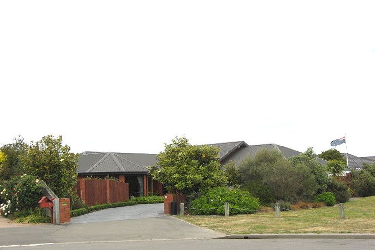 Photo of property in 7 Brackenfield Place, Parklands, Christchurch, 8083