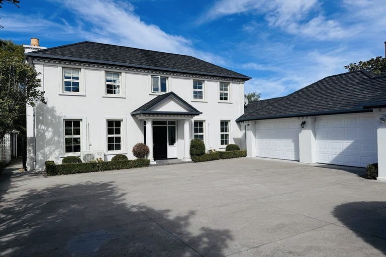 Photo of property in 12 Snowdon Road, Fendalton, Christchurch, 8052