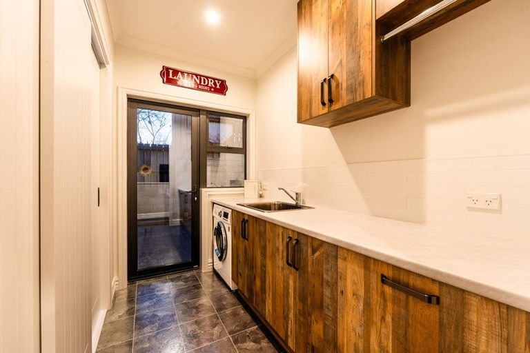 Photo of property in 15a Kitchener Square, Highfield, Timaru, 7910
