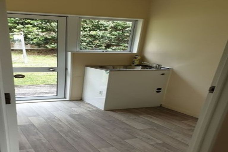 Photo of property in 41 Esther Place, Red Beach, 0932