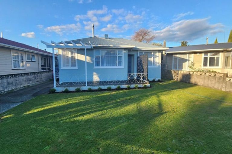 Photo of property in 19 Richmond Avenue, Takaro, Palmerston North, 4410