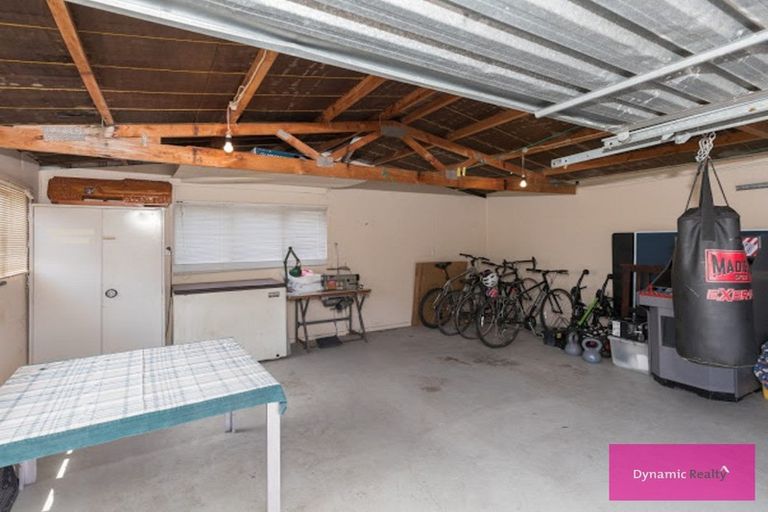 Photo of property in 11 Colonial Place, Kelvin Grove, Palmerston North, 4414