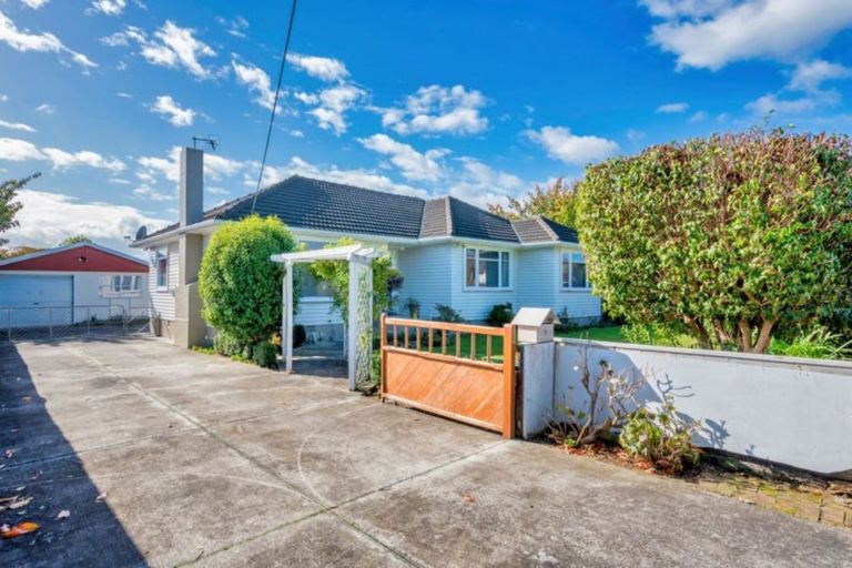 Photo of property in 3 Dunbar Street, Levin, 5510