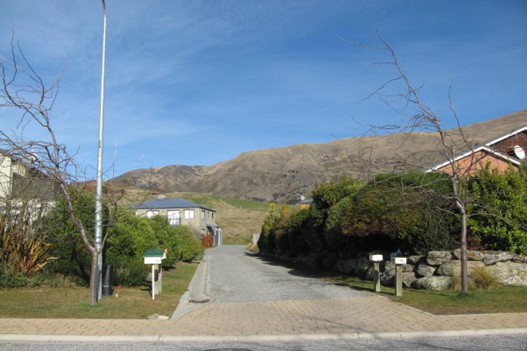 Photo of property in 75 Meadowstone Drive, Wanaka, 9305