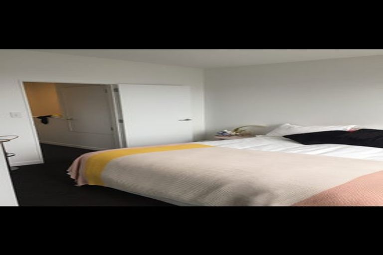 Photo of property in 2/20 Trent Street, Island Bay, Wellington, 6023