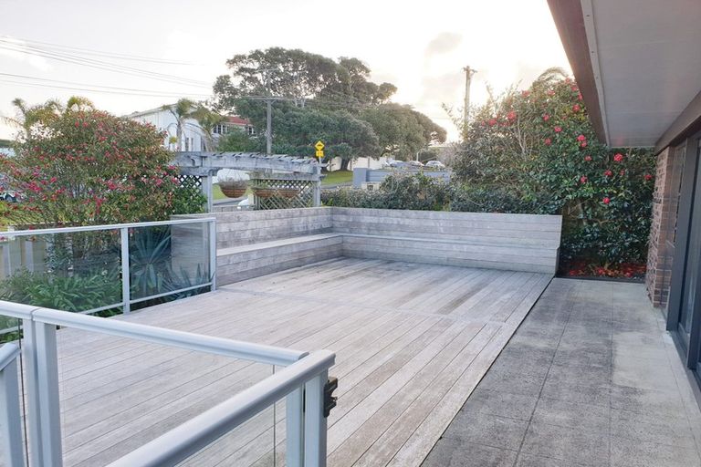 Photo of property in 1/67 Seaview Road, Castor Bay, Auckland, 0620