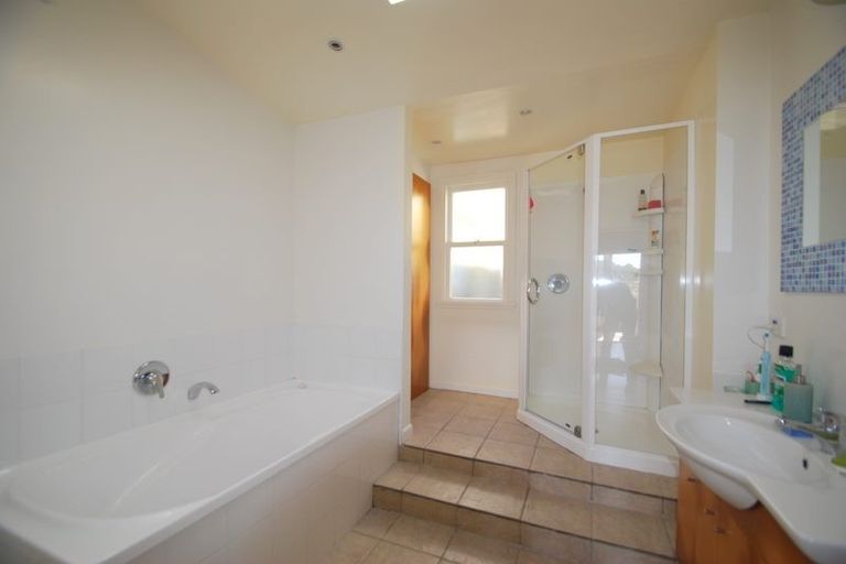 Photo of property in 12 Jackson Street, Island Bay, Wellington, 6023