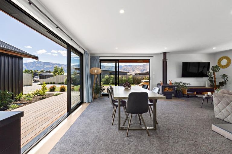 Photo of property in 19 Pennycook Place, Lake Hawea, Wanaka, 9382